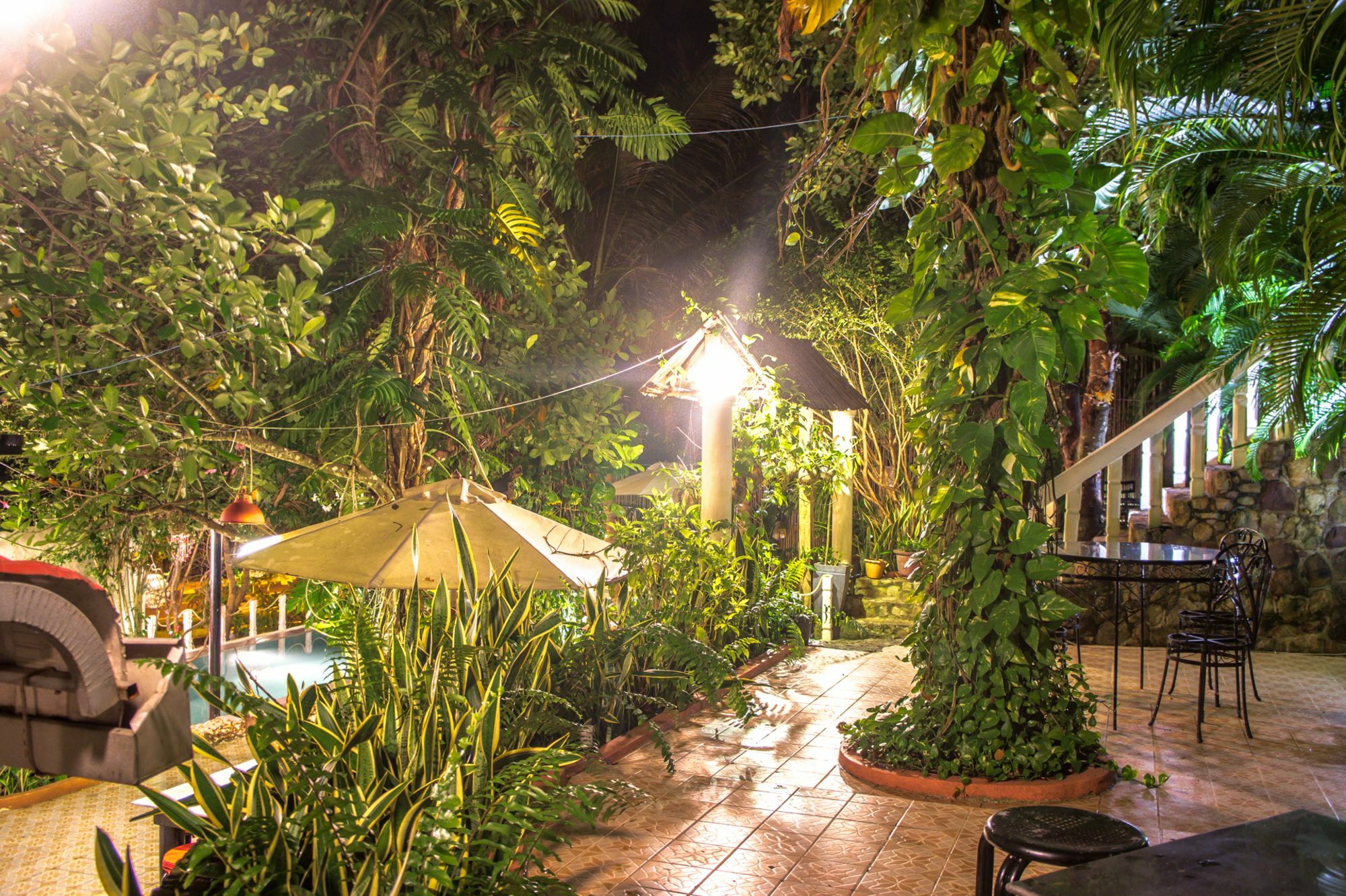 Отель Tropical Hill Kep Cambodia Экстерьер фото